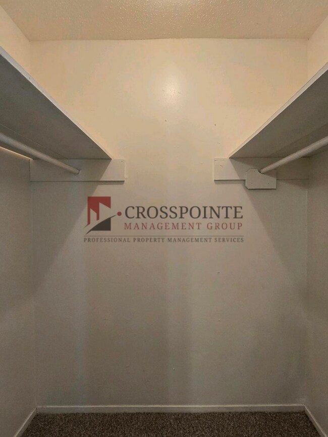 Building Photo - Coming Soon! Cozy 3 Bedroom Unit!