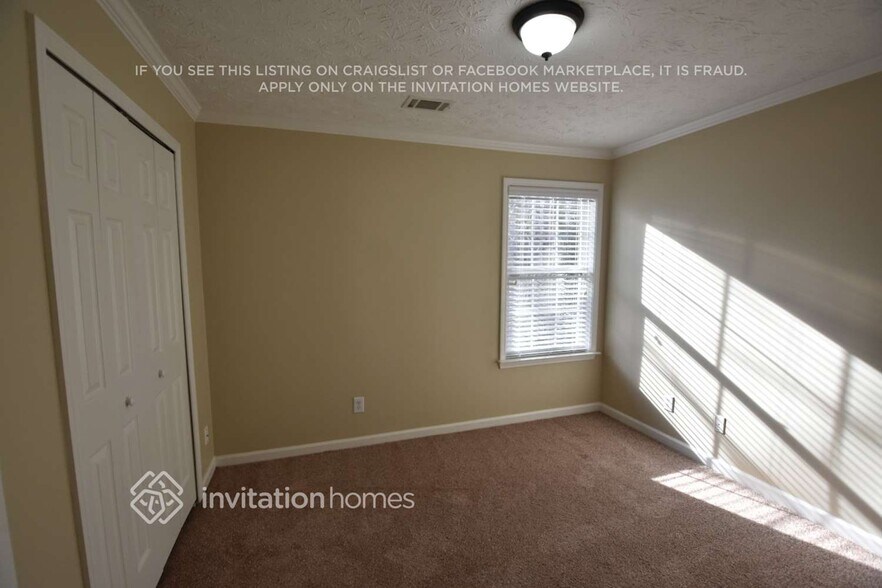 Building Photo - 3665 Wake Robin Way