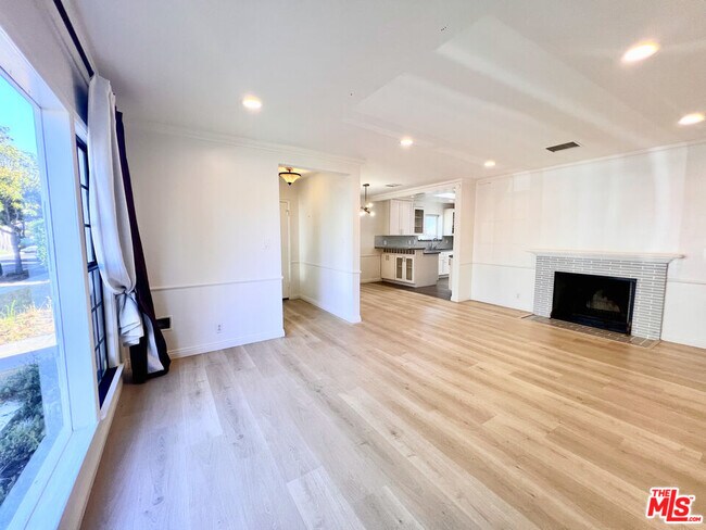 Building Photo - 7311 Dunfield Ave