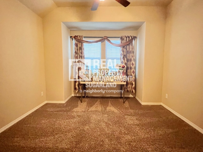Building Photo - Stunning 5-Bedroom, 4.5-Bath Home for Rent in Richmond, TX