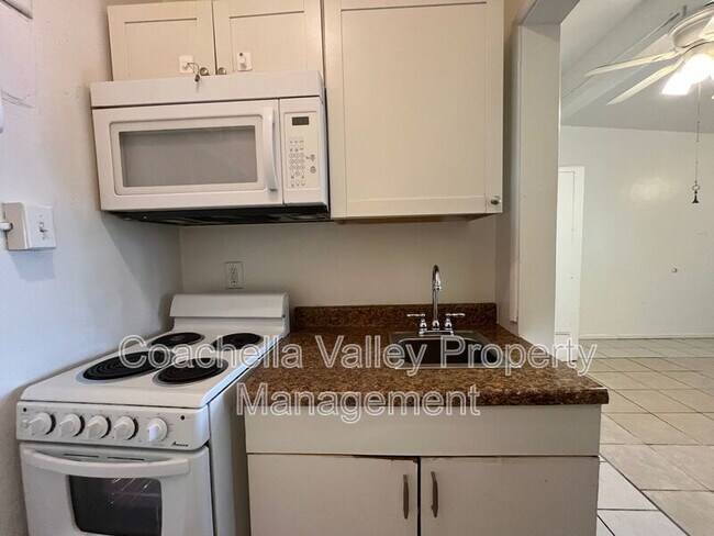 Building Photo - 13336 Ave Hermosa