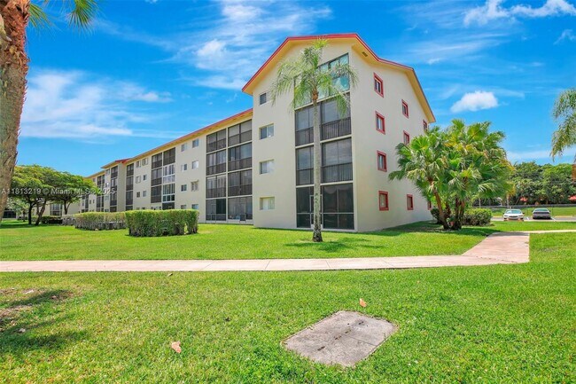 Building Photo - 12651 SW 16th Ct