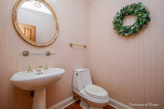 Building Photo - 1115 Bridgeview Ln