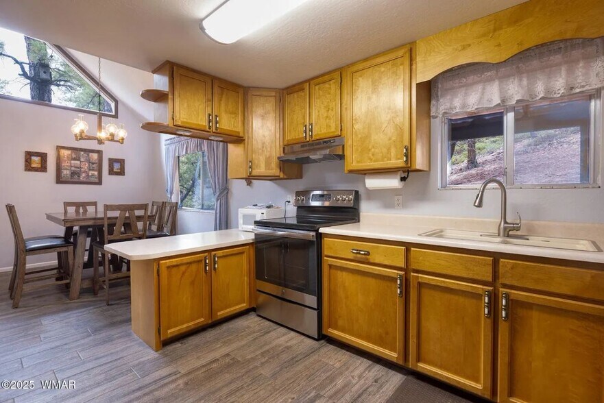 Building Photo - 6373 Manzanita Dr