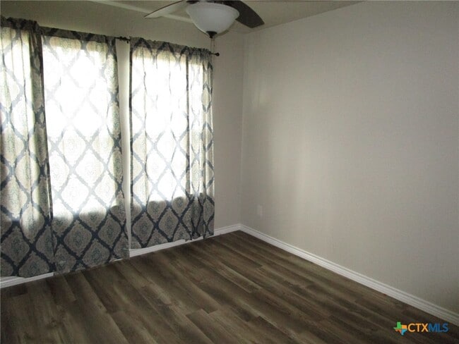 Building Photo - 2279 Eastman Ave