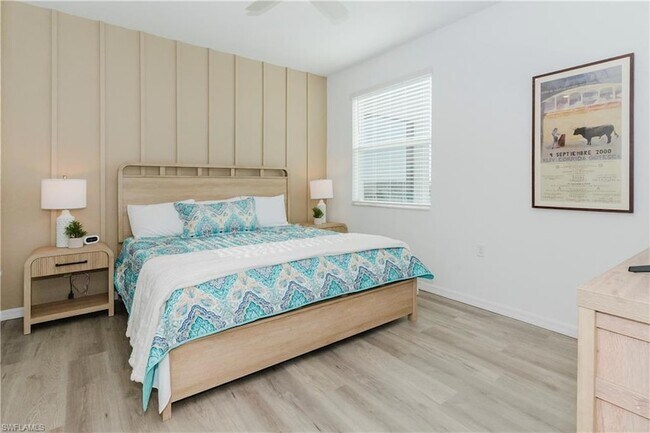 Building Photo - 15275 Green Acre Avenue Unit 338