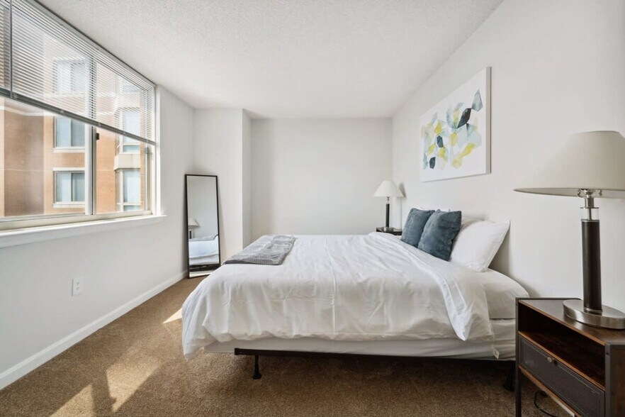 Building Photo - 3901 17th St N