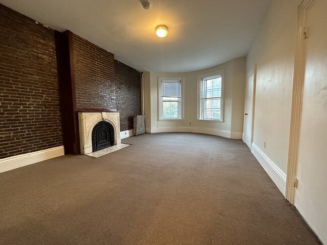 Primary Photo - 658 Tremont St