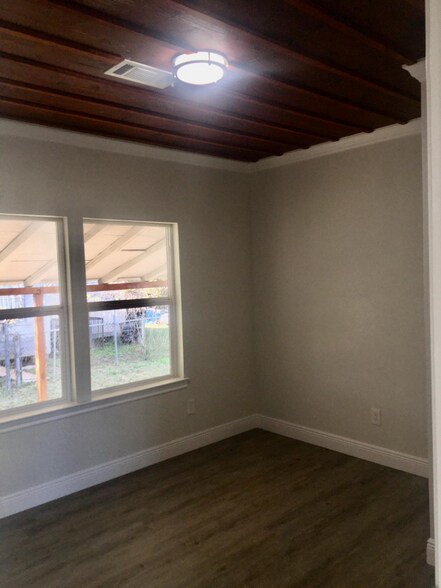 Building Photo - 2831 Jones St