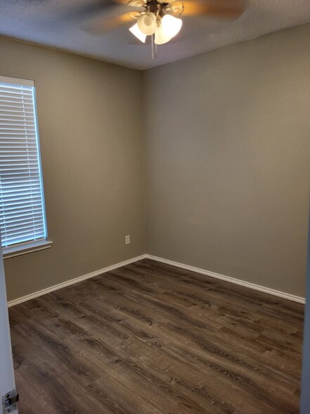 Building Photo - 2943 Deer Ridge Dr