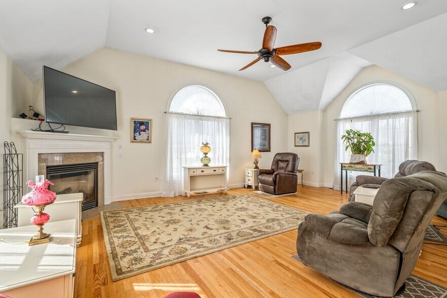 Building Photo - 20 Ordway Ln