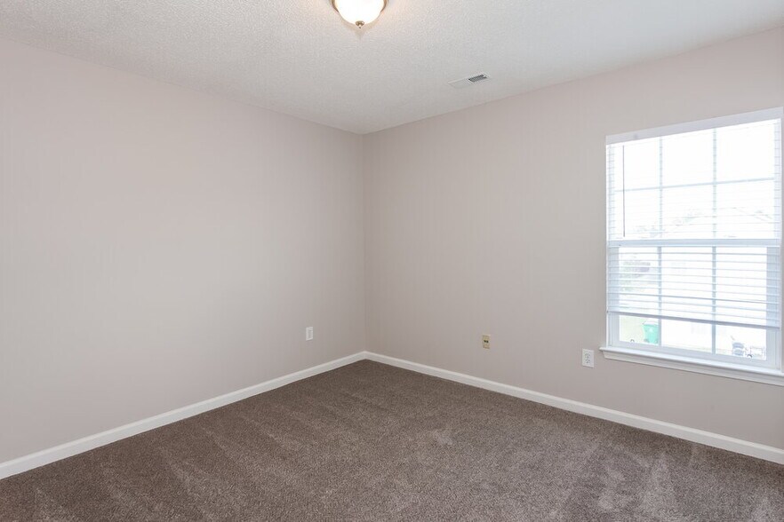 Building Photo - 3630 Chepstow Ct