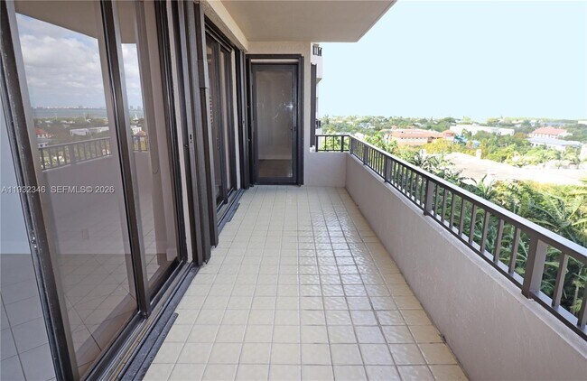 Building Photo - 151 Crandon Blvd