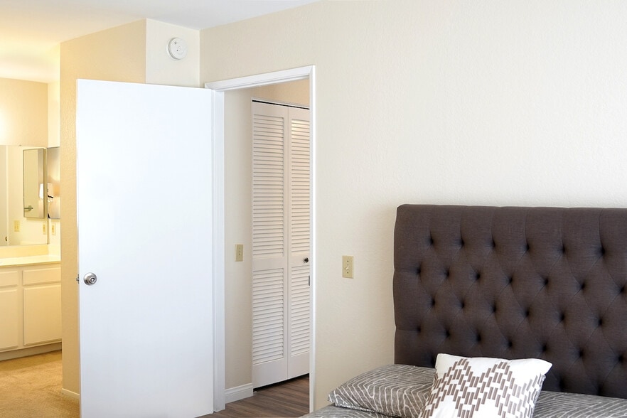 Building Photo - 4095 Rosenda Ct