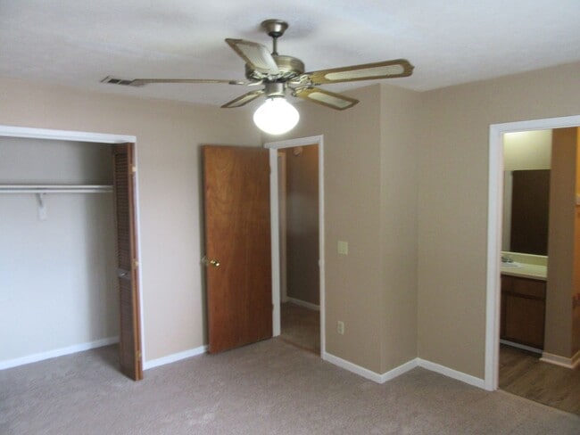 Building Photo - 830 West St