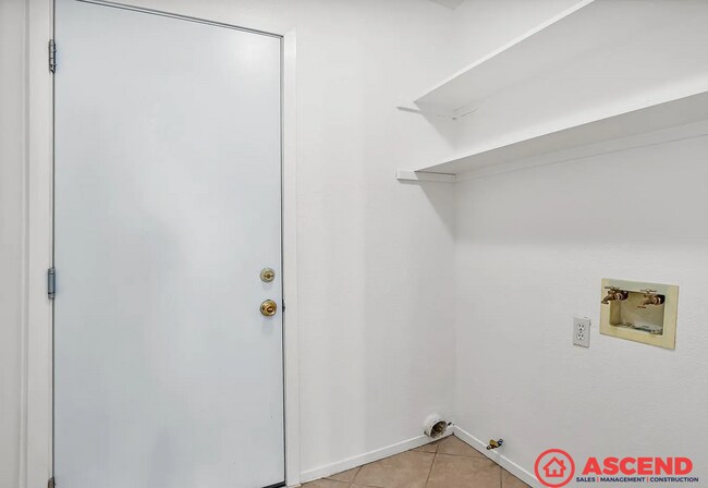 Building Photo - Charming 3BD/2BA Home in Bakersfield 93312 – Sewer & Trash Included!