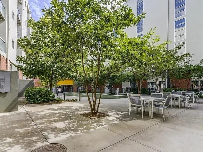 Building Photo - 620 Glen Iris Dr NE