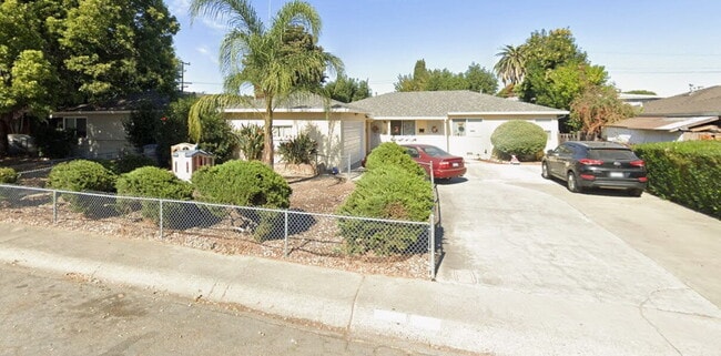 Primary Photo - Peaceful 2-Bedroom Duplex with Private Yard & Bonus Studio Shed (San Jose)