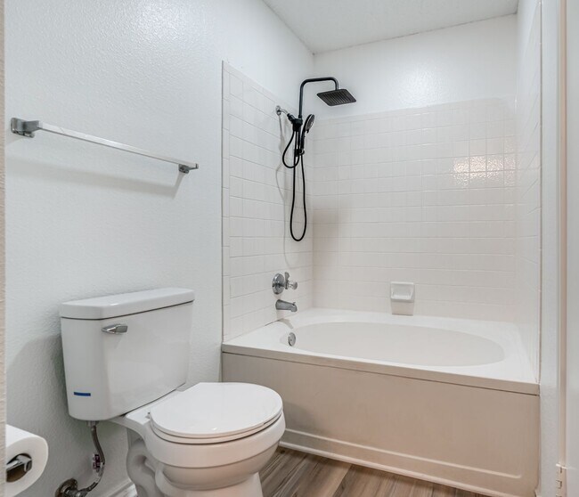 Building Photo - Recently Rehabbed Spacious Two Story in Convenient and Popular Huntington Place