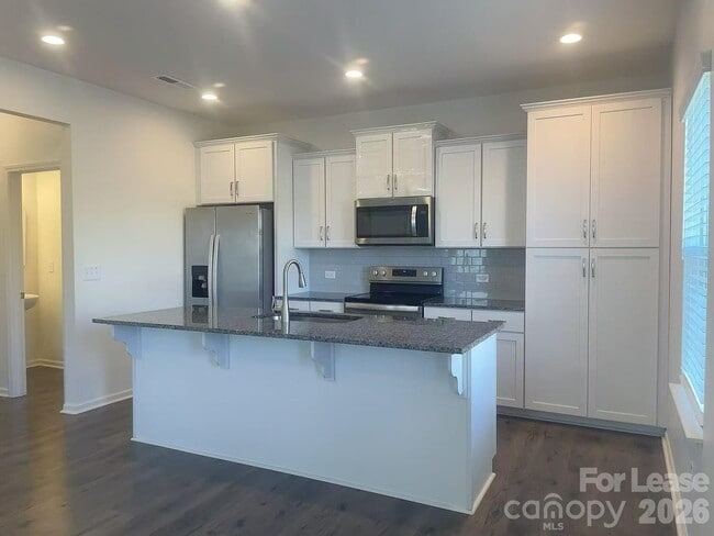 Building Photo - 5006 Beacon Ave