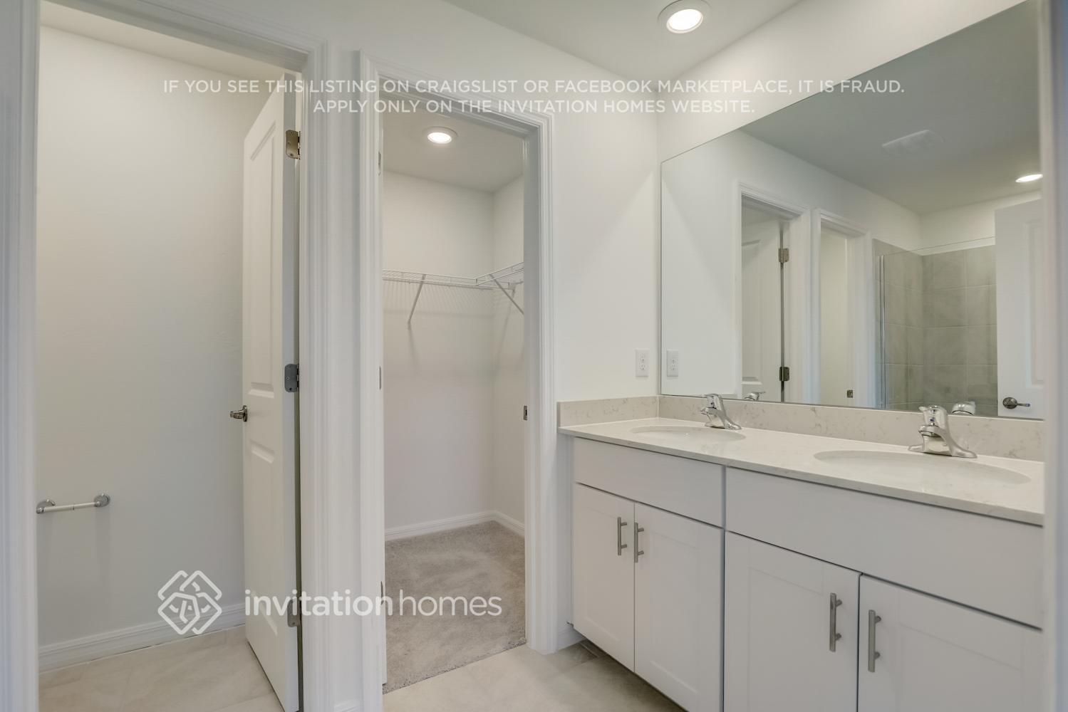 Building Photo - 1873 E Landings Wy