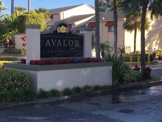 Building Photo - Avalon 2Bedrooms/1Bath Condo with front-row pool view!
