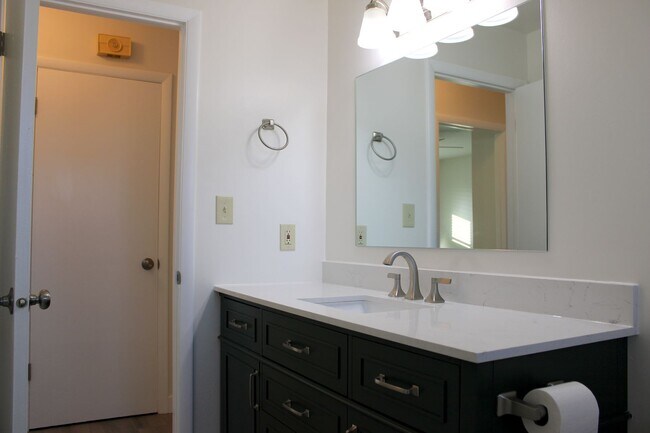 Building Photo - Newly Renovated 3 Bedroom, 1 Bath Duplex – in Lehi!