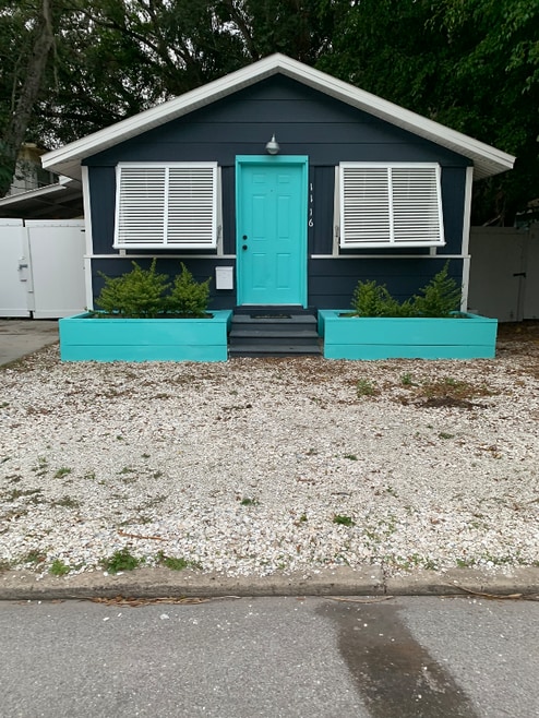 Building Photo - 1116 17th St W