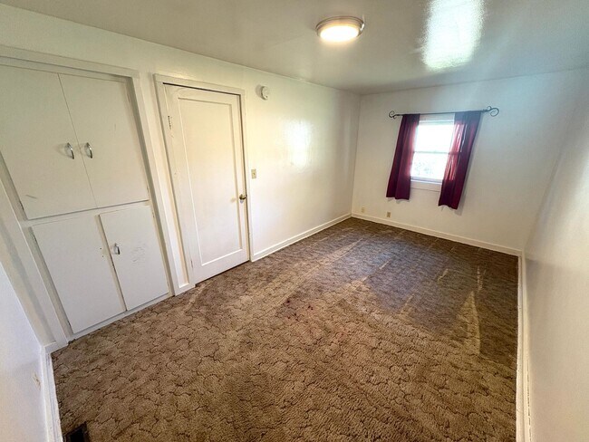 Building Photo - 309 S 33rd St