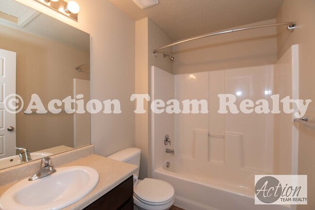 Building Photo - Townhome in Lehi