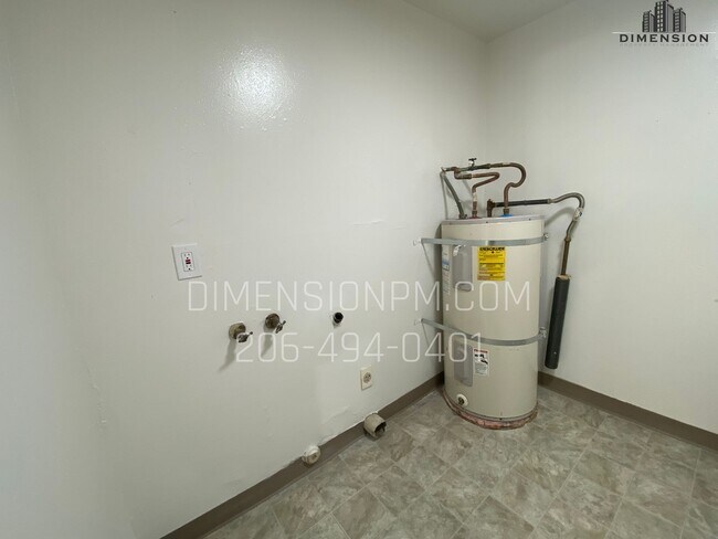 Building Photo - 310 Bedrock Dr
