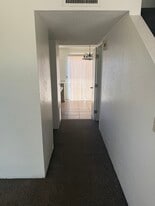 Building Photo - 433 Avenida Garza