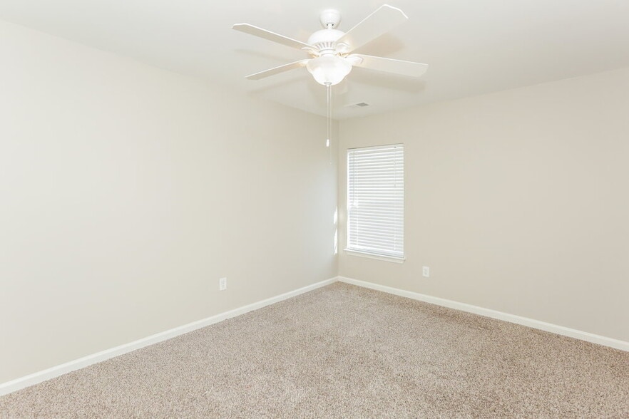 Building Photo - 6415 Glenolden Dr