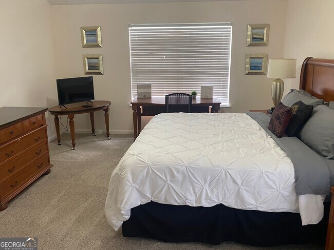 Building Photo - 541 Cascade Hills Ct SW