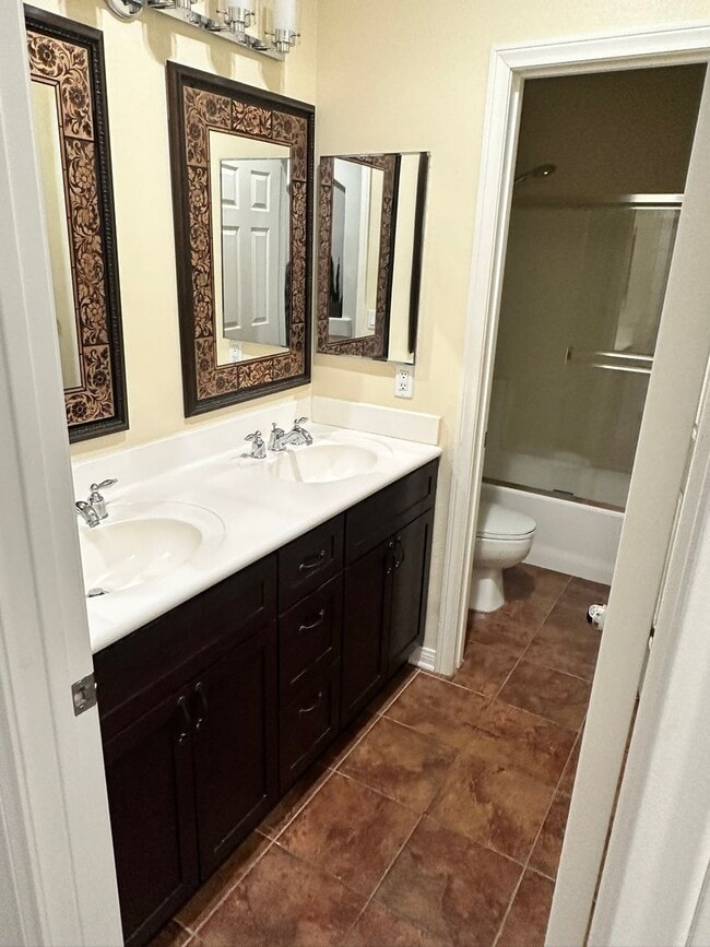 Building Photo - Beautiful 3bd/2ba Single Story with Primary Suite!