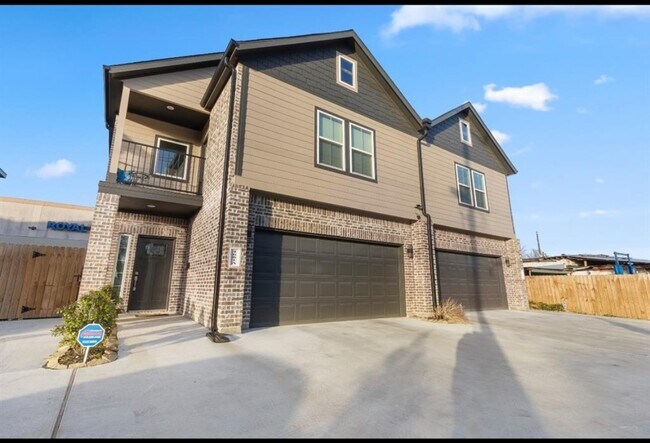 Building Photo - 4681 Bellfort Ave