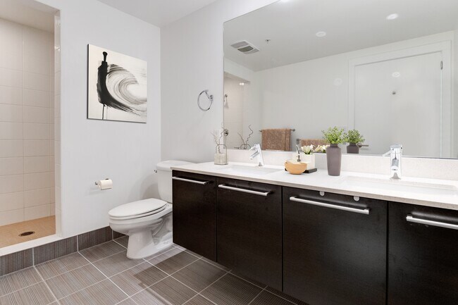 Building Photo - 1160 Mission St