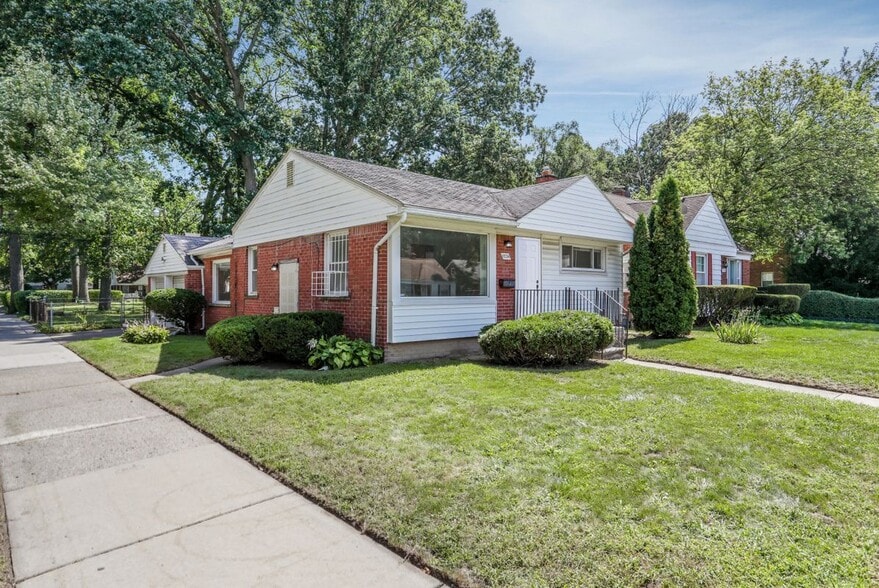 Building Photo - 12734 Riverview St