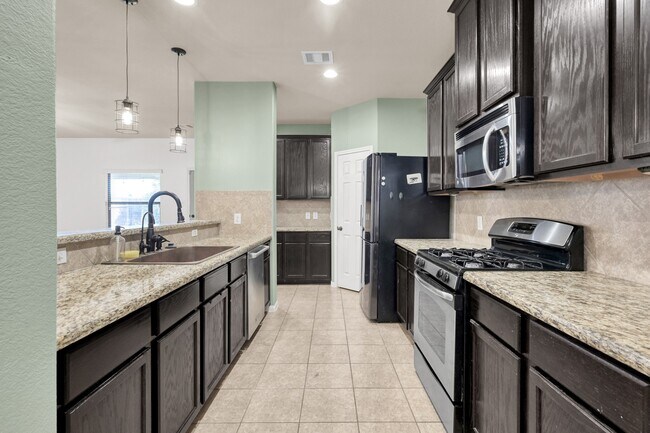 Building Photo - 23310 E Pine Ivy Ln
