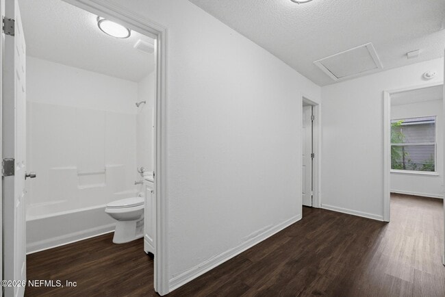 Building Photo - 2117 W 39th St