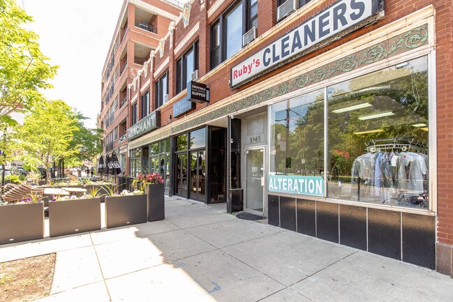 Building Photo - 2724 N Kimball Ave
