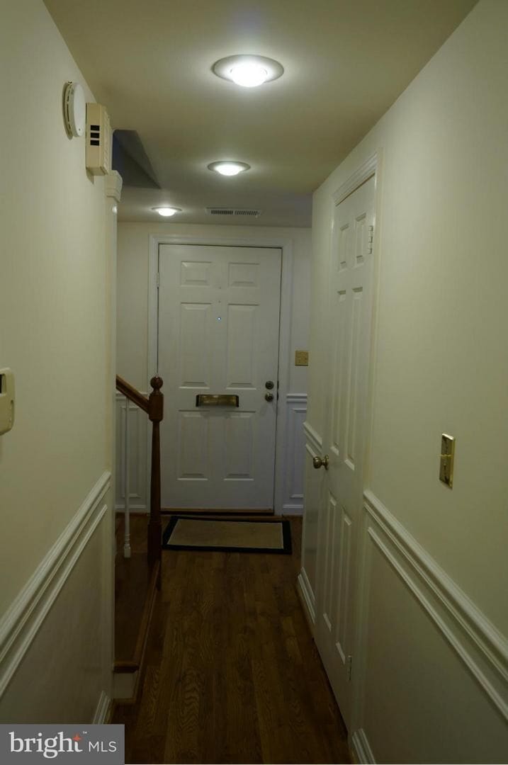 Center Hall - 6639 Hillandale Rd