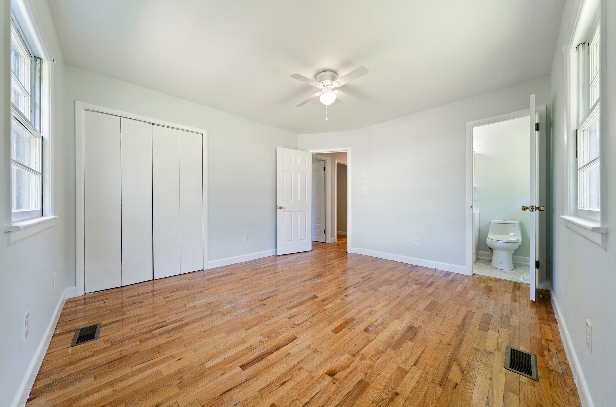 Master Bedroom - 513 Mohican Trl