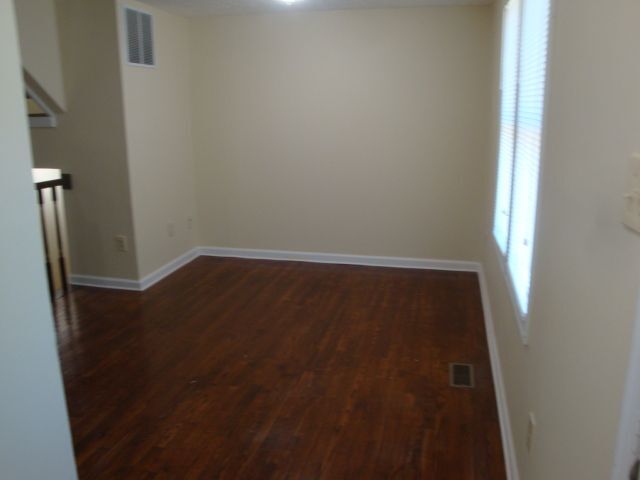 Building Photo - 8492 Kirby St