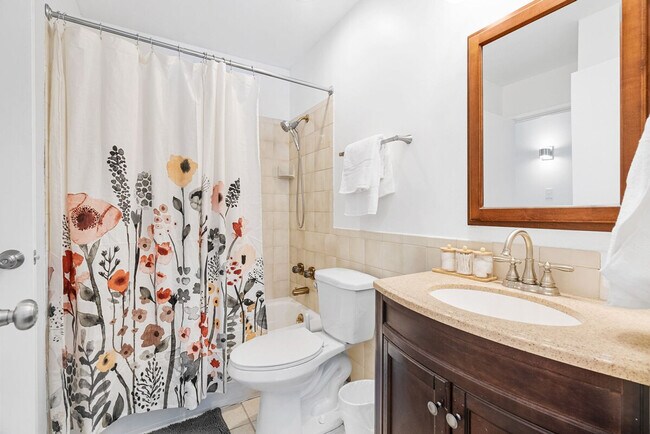 Building Photo - 5382 Kings Park Dr