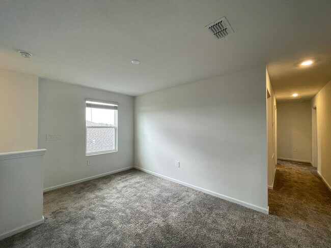 Building Photo - 343 Heroic Rd