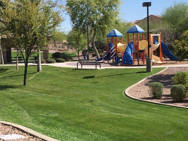 Building Photo - Exquisite Chandler 4 bed 3 bath home with Community Pool!!