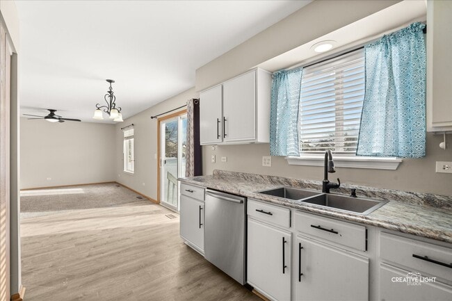 Building Photo - 2477 Smithfield Ct