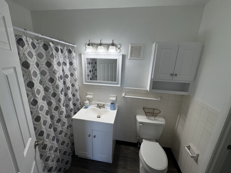 Building Photo - 1005 Hickory Hill Ln