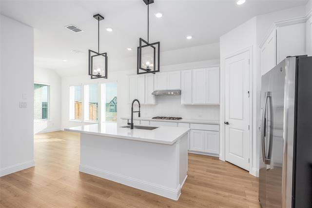 Building Photo - 1013 Rainshower Wy